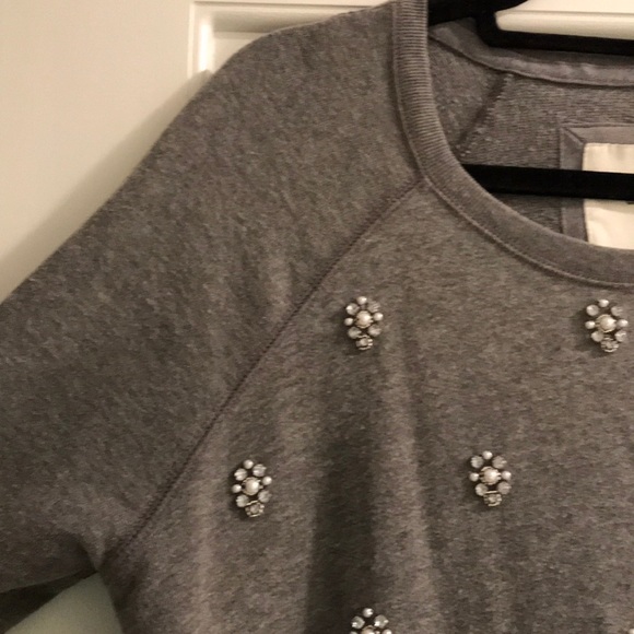 A&F | Jeweled gray crewneck long sleeve sweater - Picture 4 of 8